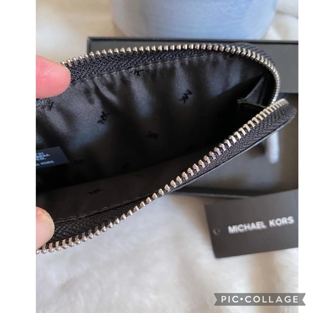 ✨🆕✨Brand New Michael Kors L Zip Wallet